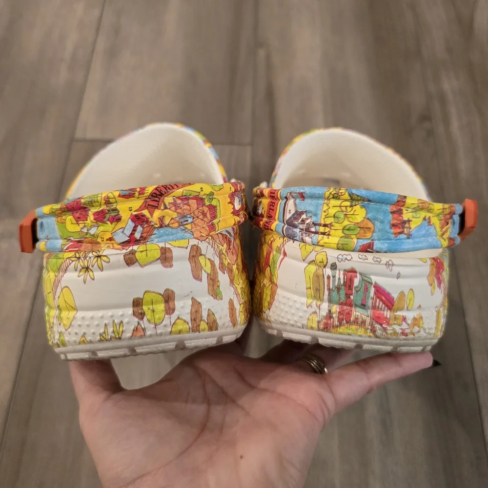 DISNEY Vault 50th Crocs - Picture 5 of 10